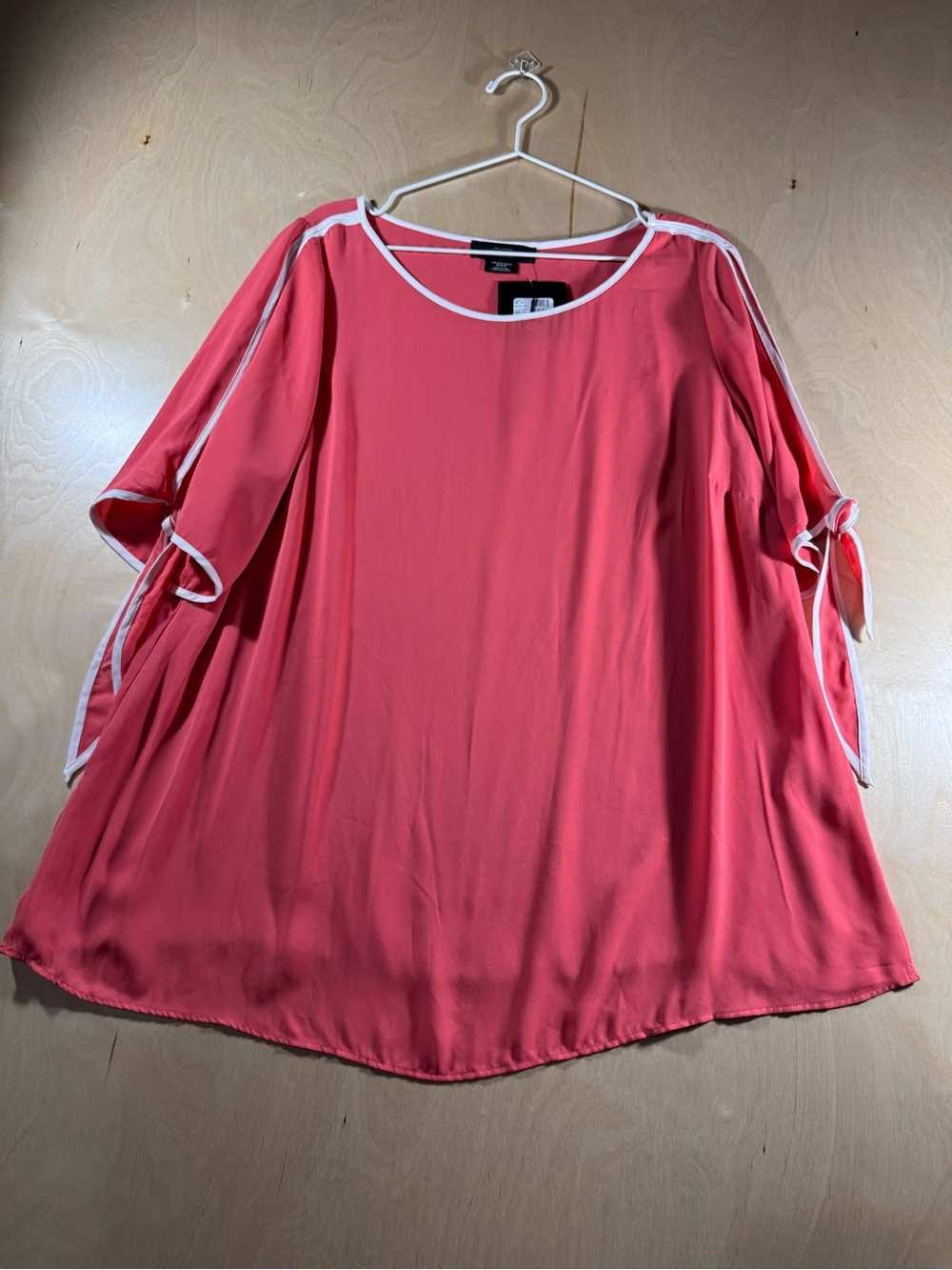 Michel Studio Coral  Pink Tunic with White Piping Size 16